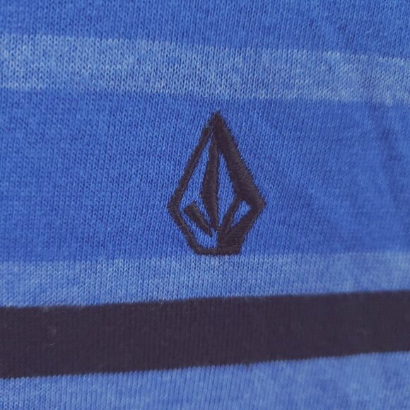 Volcom T-Shirt Mens XL Blue Black Striped Cotton V-Neck Pullover Classic Tee - Picture 4 of 9